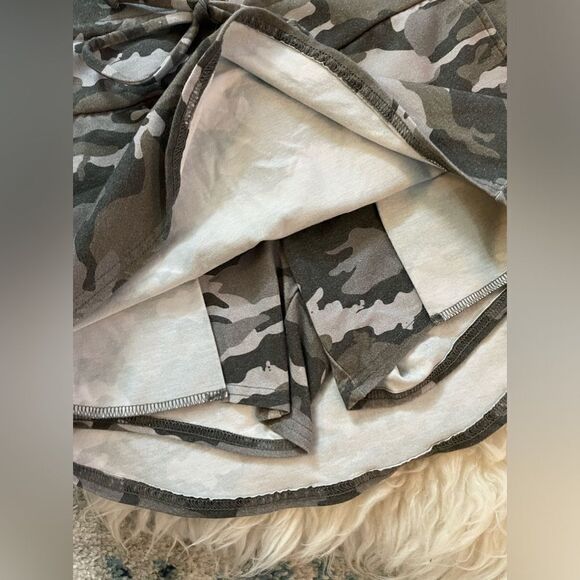 Chaser Camouflage Skort/Shorts Gray Small - Picture 7 of 10